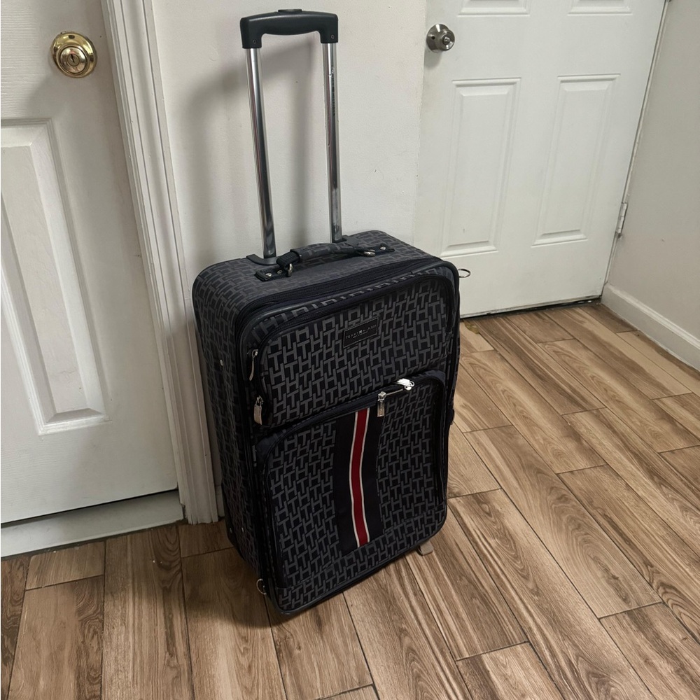 Tommy Hilfiger Black Storage Solution for Stylish Organization travel